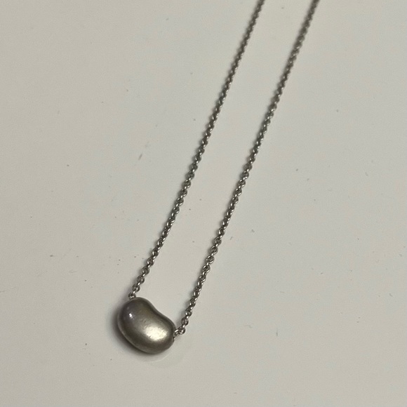 Tiffany & Co. x Elsa Peretti Bean pendant in sterling silver 9mm - Picture 2 of 9